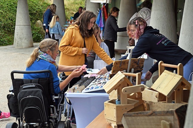 Market at Oriel y Parc